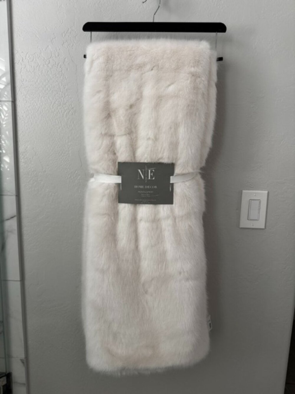 Noble Excellence Montgomery White 50" X 70" Fur Throw